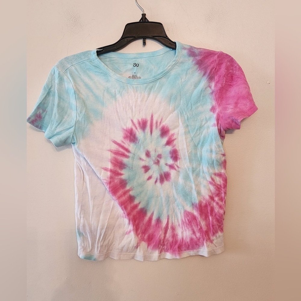 So tye dye short Sleeve T-Shirt size juniors medium